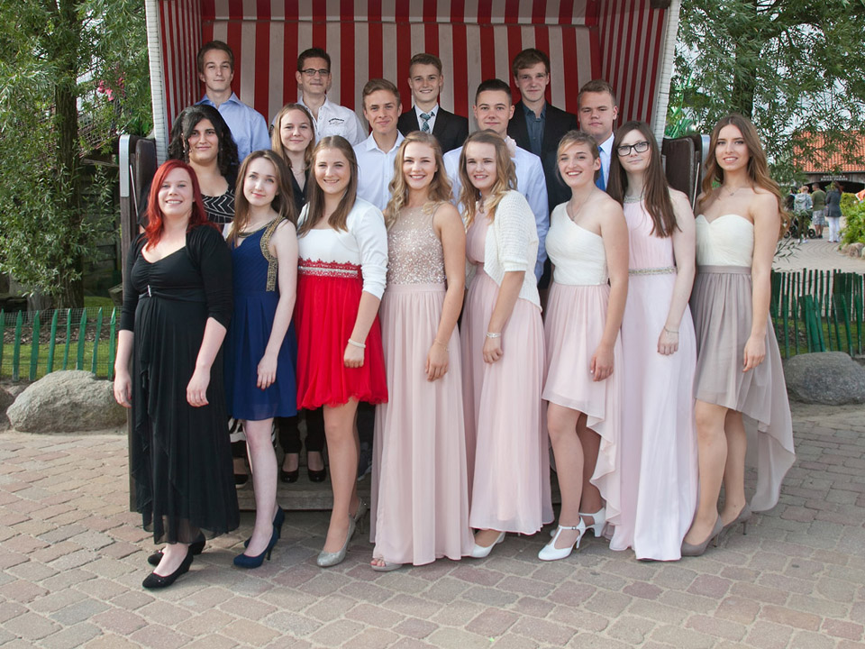 Zeugnisübergabe 2016 (Karl's Erlebnisdorf 15.07.2016)